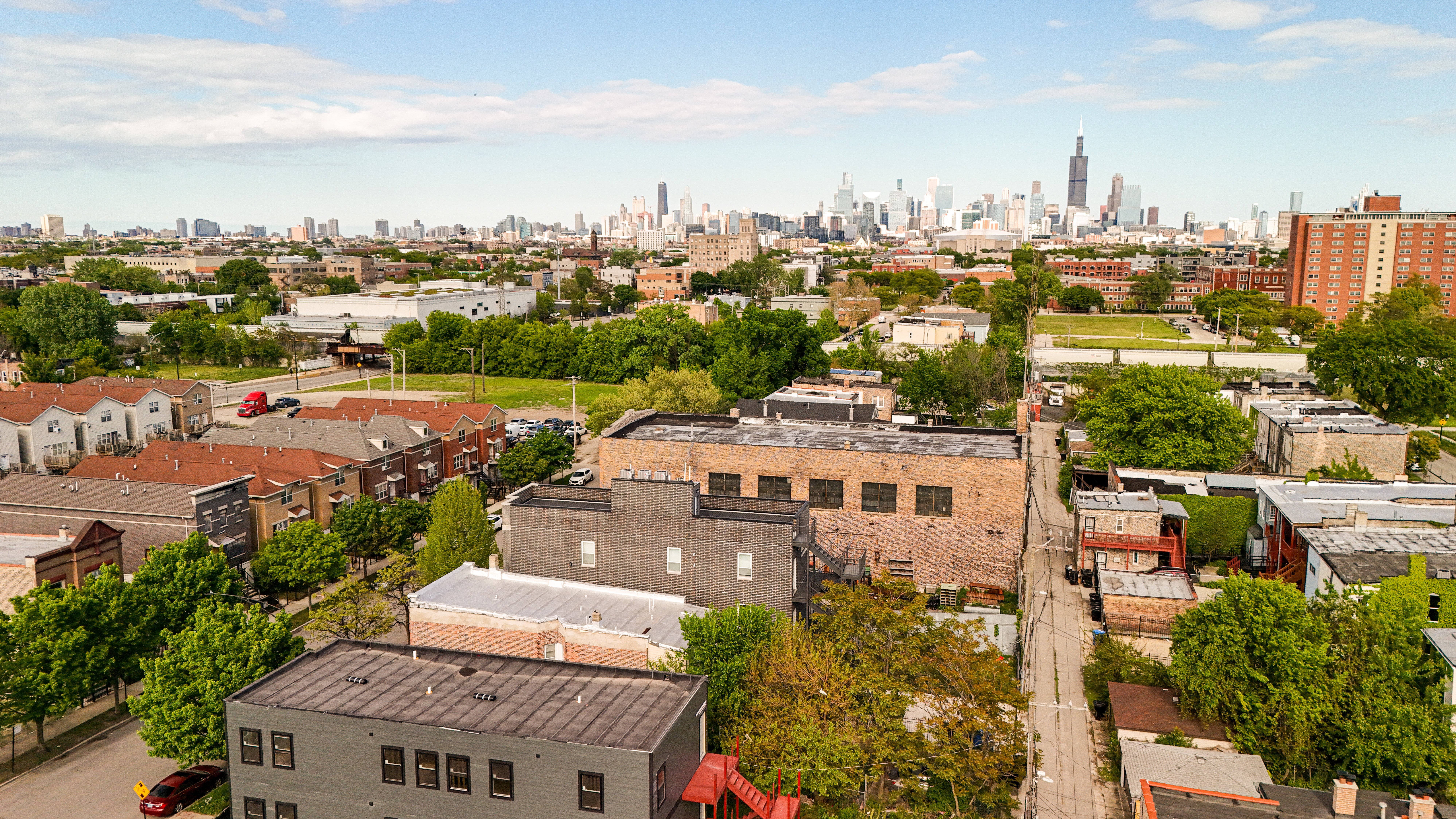 2655 W Monroe — aerial view