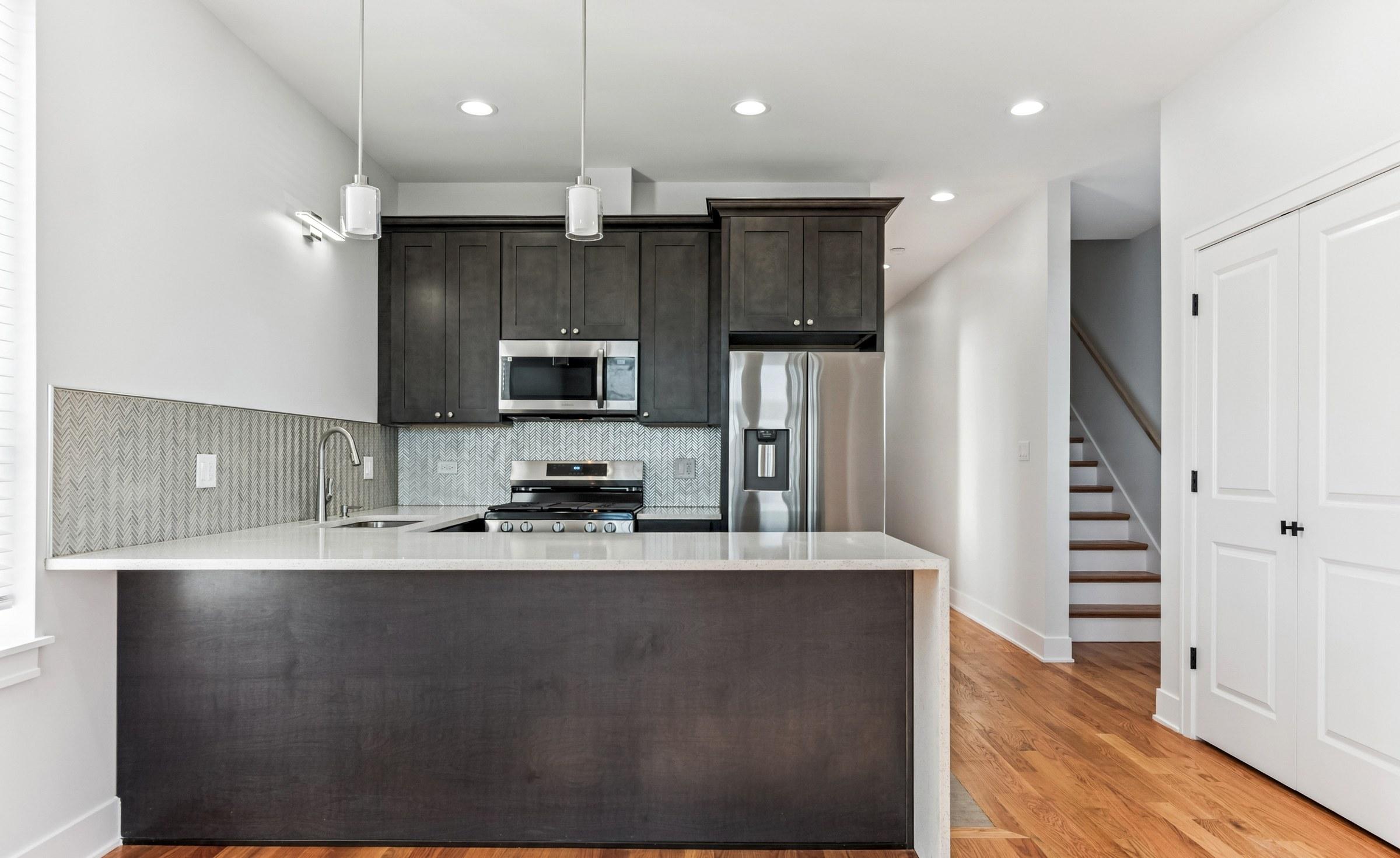 2655 W Monroe — interior