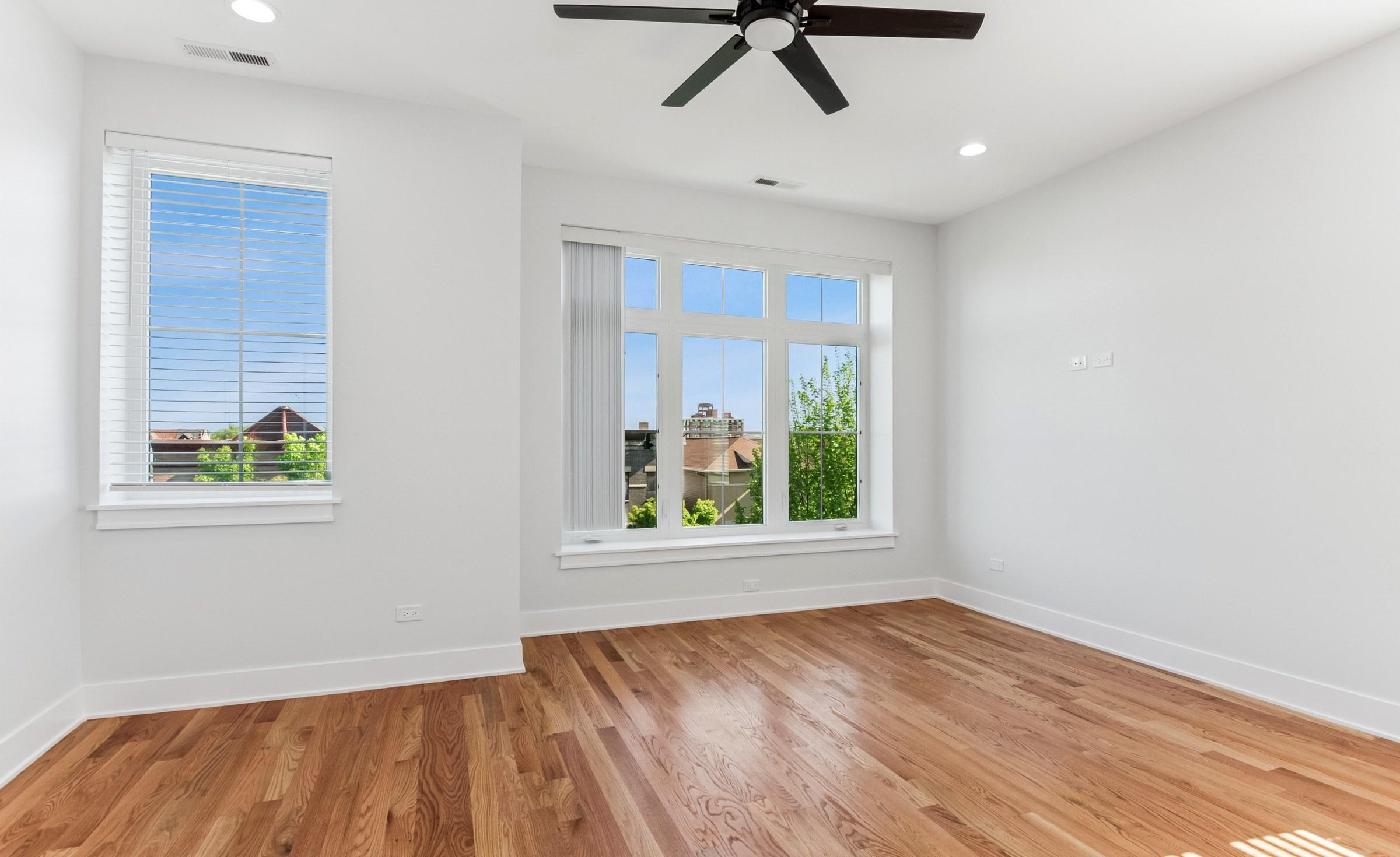 2655 W Monroe — interior