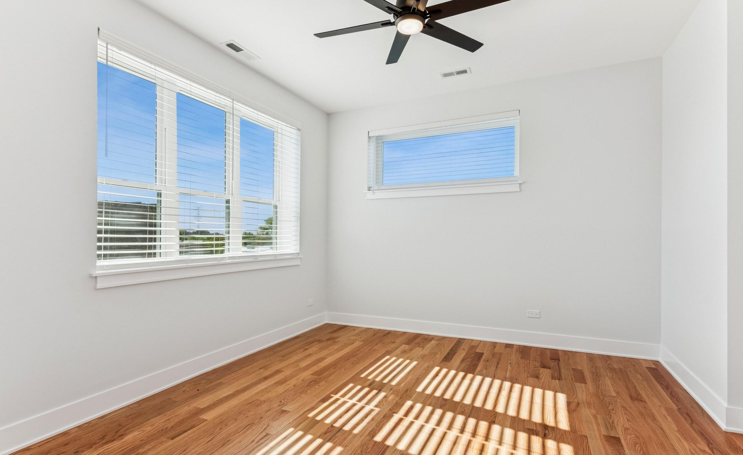 2655 W Monroe — interior