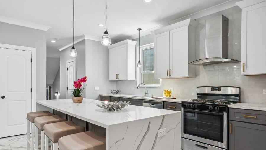Warren, 3014 W Warren Blvd, Chicago — view 5